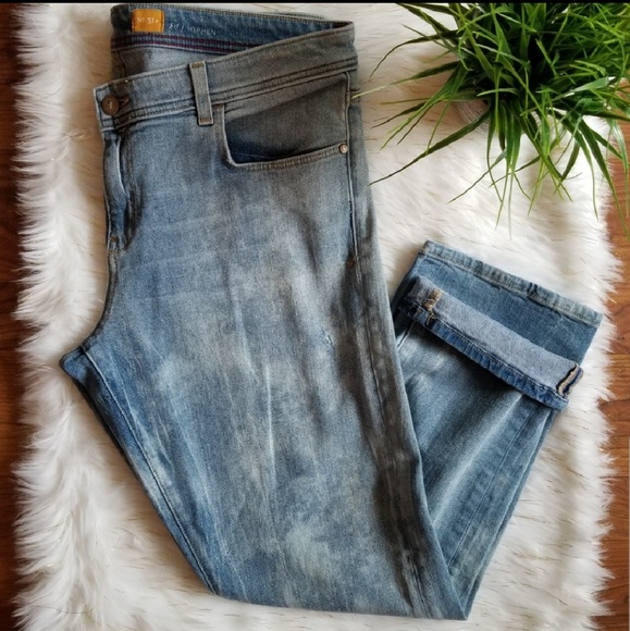 Anthropologie Denim - anthro pilcro boyfriend fit distressed jeans